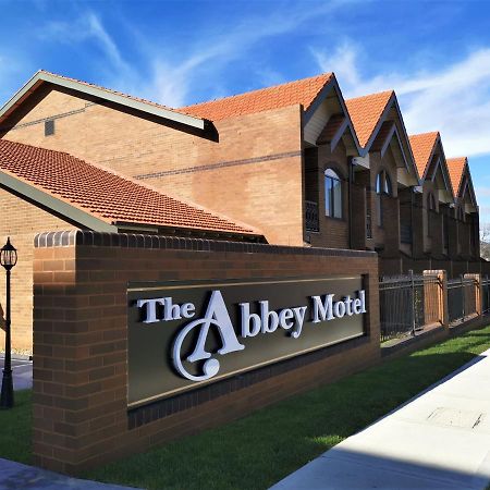 The Abbey Motel Goulburn Bagian luar foto