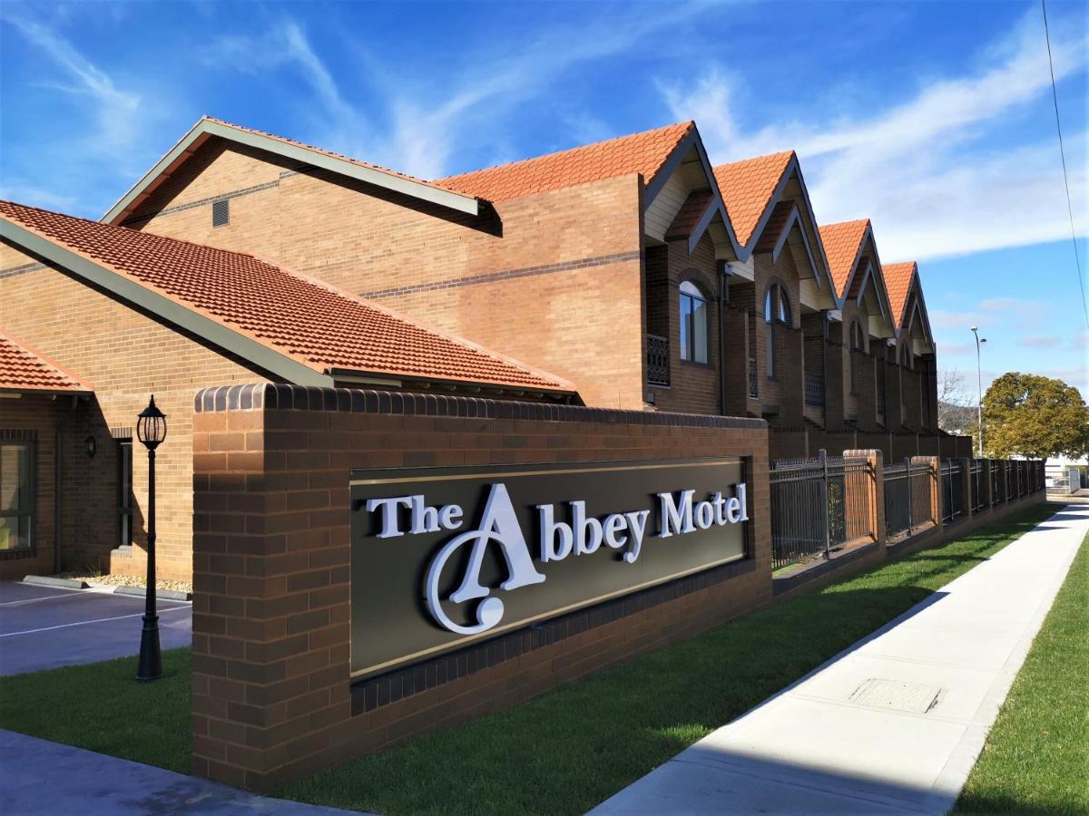 The Abbey Motel Goulburn Bagian luar foto