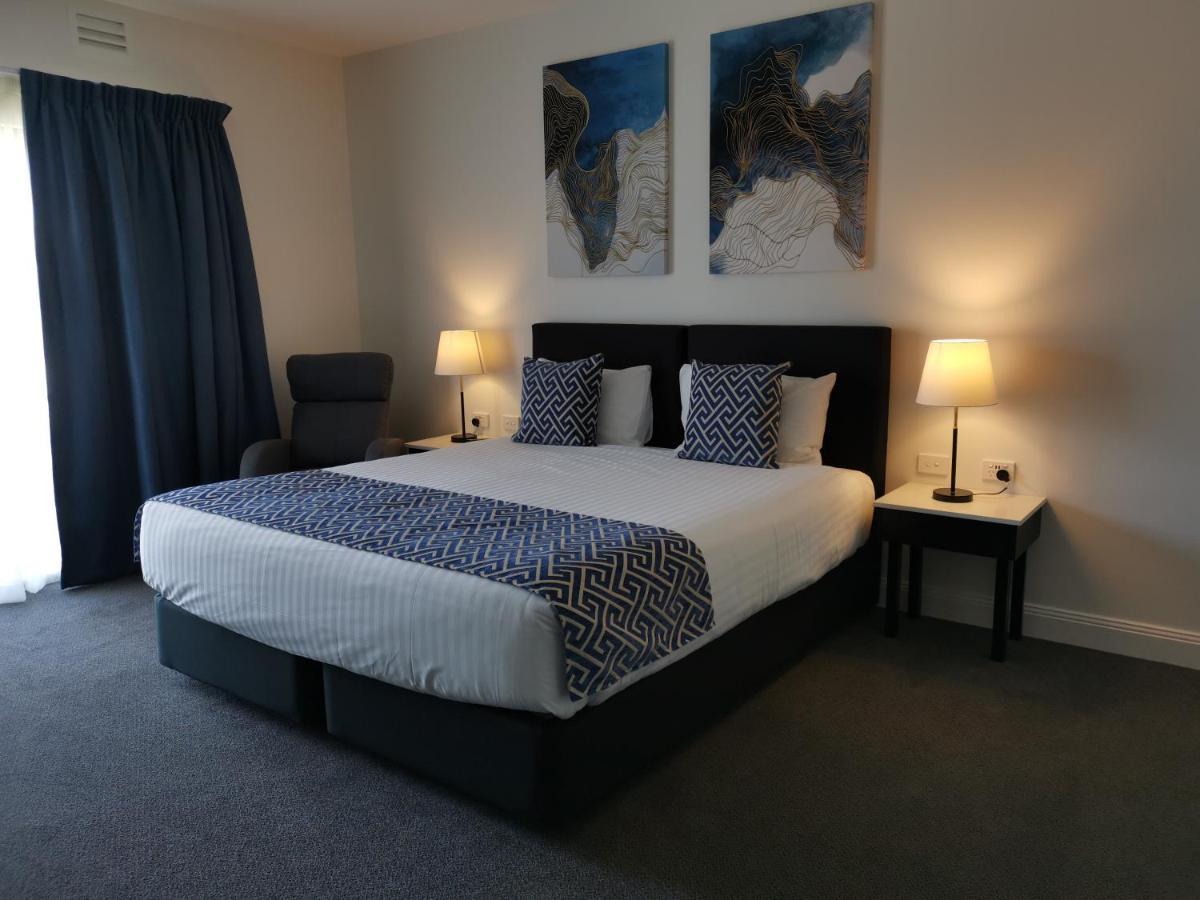 The Abbey Motel Goulburn Bagian luar foto