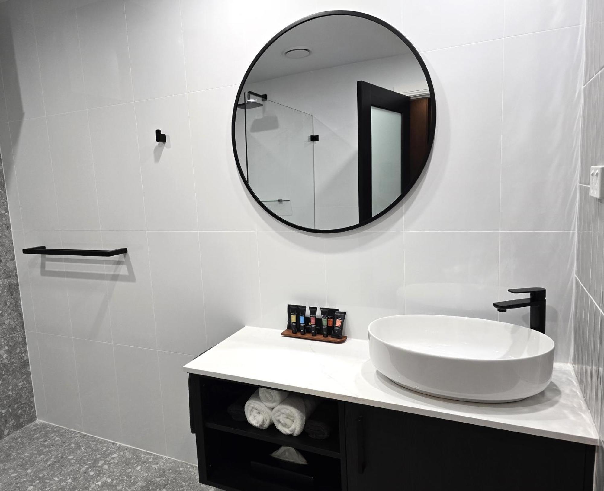 The Abbey Motel Goulburn Bagian luar foto