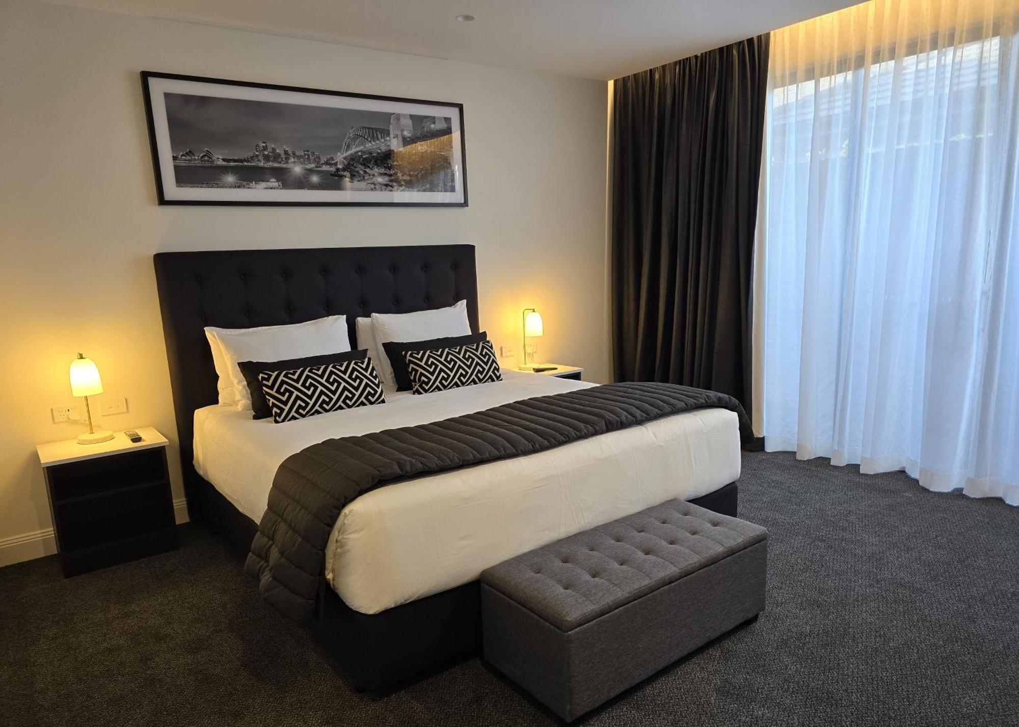 The Abbey Motel Goulburn Bagian luar foto