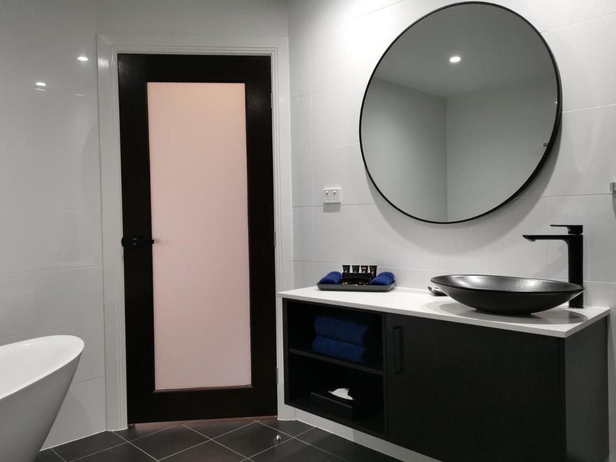 The Abbey Motel Goulburn Bagian luar foto